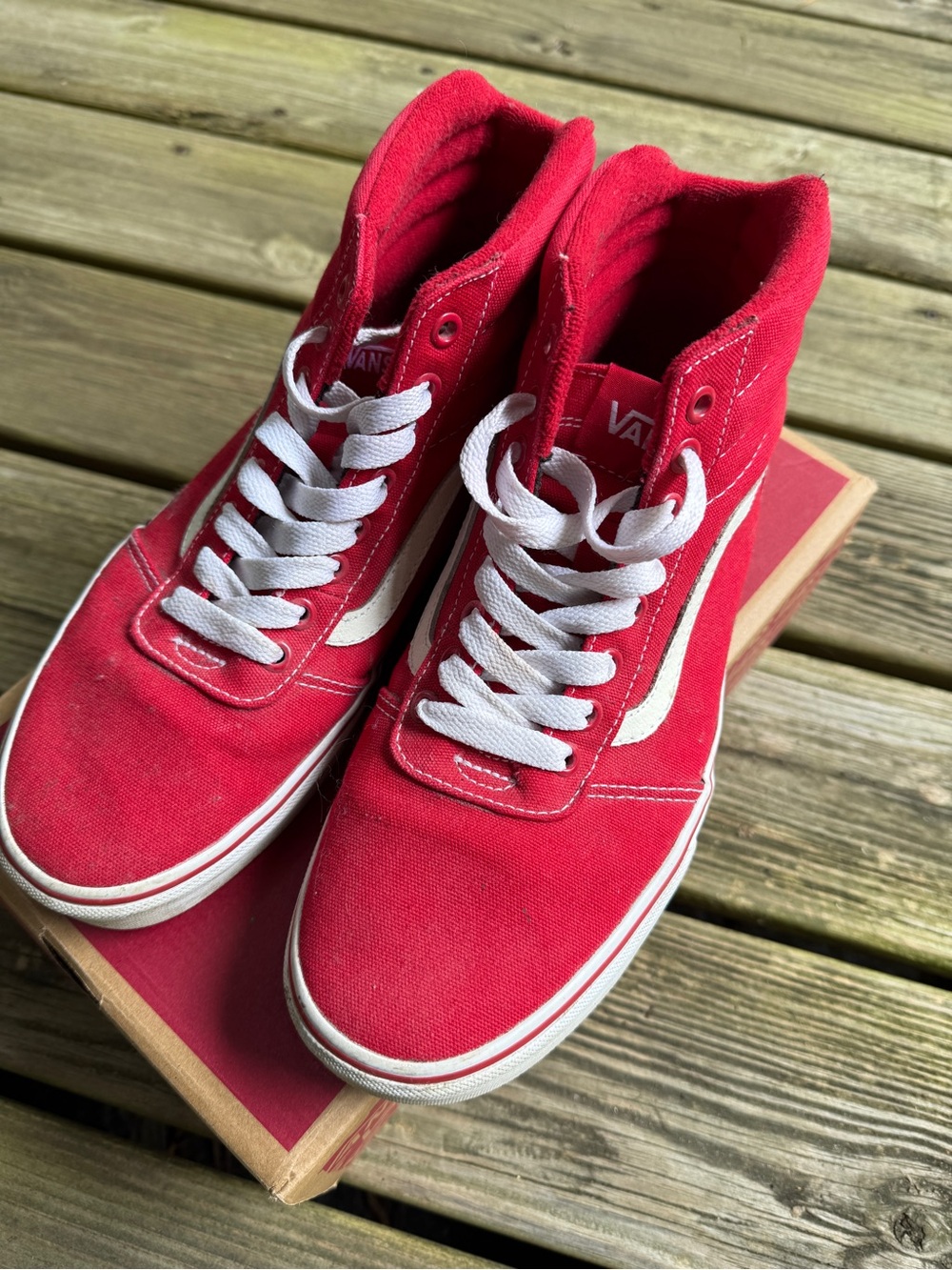 Vans Red White High-Top Canvas Sneakers size Men’s 9.5 Hi skateboarding style - Picture 3 of 6